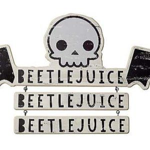 Beetlejuice -Bat Skull Sign